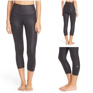 Alo Yoga XS High Waist Airbrush Capris